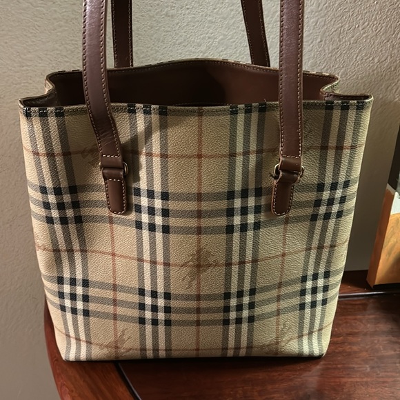 Burberrys Vintage Tote Bag - Picture 2 of 11